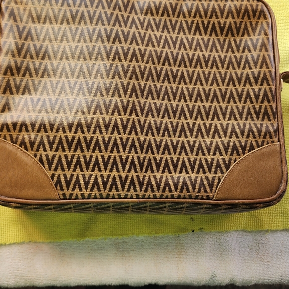 Mario Valentino vintage crossbody bag GUC - Picture 6 of 16